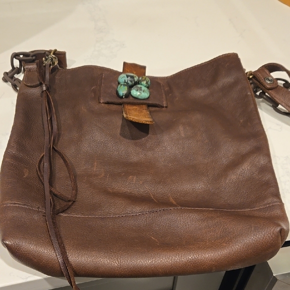 Two Bar West Brown Leather Crossbody Bag with Flap Closure - Picture 3 of 8